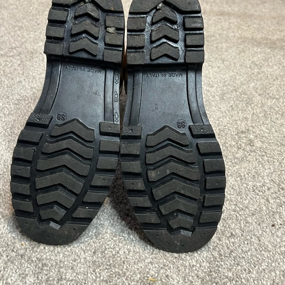 Authentic Burberry rain boots size 38 - Picture 4 of 5